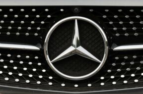 135819615-2048×1365