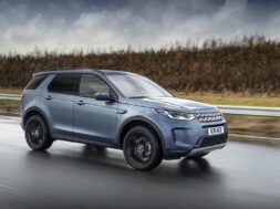 S8-land-rover-probleme-avec-l-hybridation-des-modeles-retires-du-catalogue-185958