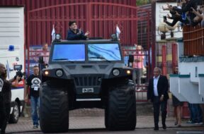 1531912206-102576487gettyimages-1000232060