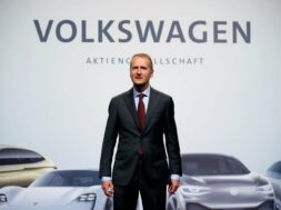 2018-05-03T075058Z_1785507896_RC1AE22019B0_RTRMADP_3_VOLKSWAGEN-AGM-1536×1017