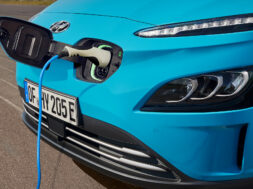 2021-Hyundai-Kona-Electric-13