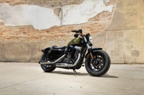 216804_La_gamme_Harley-Davidson_plus_noircie_et_plus_puissante_pour_2016