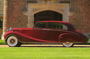 Aga_Khan_Rolls-Royce_Phantom_IV_Sedan_de_Ville_Gooding_04pop