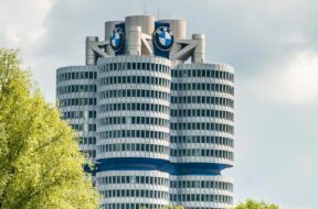 BMW-Vierzylinder, Olympiagel‰nde, M¸nchen, Oberbayern, Bayern, Deutschland, Europa *** BMW four-cylinder, Olympic site,