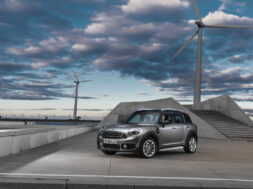 2017-mini-cooper-s-e-countryman-all4