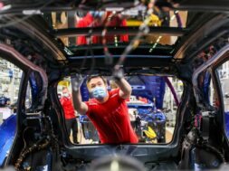 Bei Porsche Leipzig laufen wieder Autos vom Band