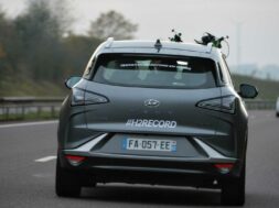 record-hyundai-nexo-bertrand-piccard