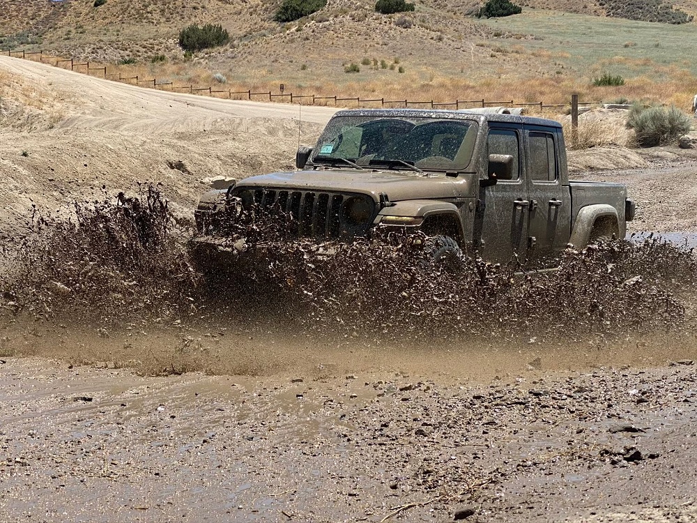 Jeep odbija da ispoštuje garanciju na modelu Gladiator zbog „vožnje po blatu“