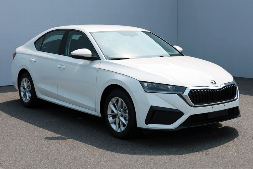 Škoda Octavia Pro ima više centimetara između osovina i „priča na kineskom“