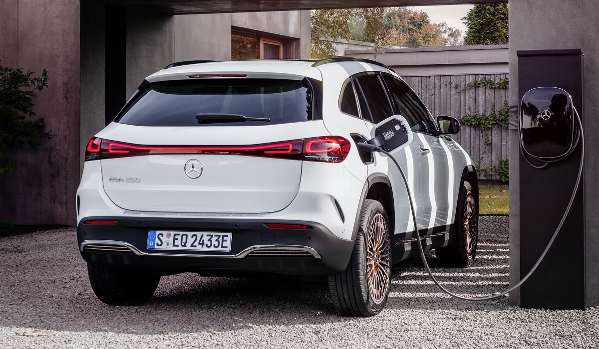 Mercedesov servis u Australiji greškom obračunao i zamenu motornog ulja na električnom EQA