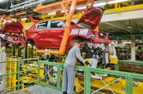 assembly.jpg.740x555_q85_box-27,0,878,638_crop_detail_upscale