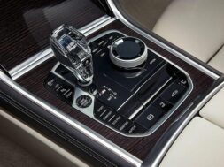 1542873303.jpg.740x555_q85_box-57,0,946,666_crop_detail_upscale