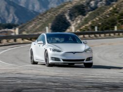 2020-tesla-model-s-113-1597277061