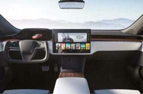 2021-tesla-model-s-plaid-1