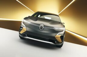 S8-voiture-apple-renault-se-dit-ouvert-a-toutes-les-opportunites-188288