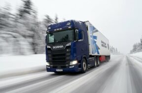 scania_730_s_6_4_highline_cs20h.jpeg.740x555_q85_box-205,0,3423,2414_crop_detail_upscale