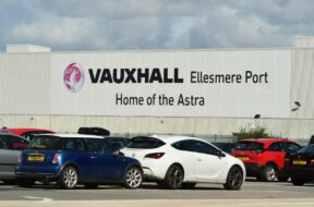 1_Chemical-spillage-at-VauxhallEllesmere-PortPic-Andrew-Teebay