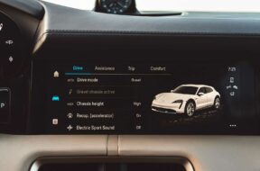 2021-porsche-taycan-turbo-cross-turismo-interior-infotainment