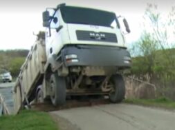 Camion-pod-rupt-6
