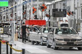 (200916) — BEIJING, Sept. 16, 2020 — File photo taken on May 23, 2018 shows employees working at the production line o