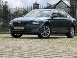 depositphotos_109567786-stock-photo-new-skoda-superb