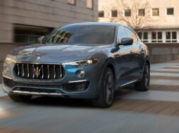 maserati-levante-hybrid-2021