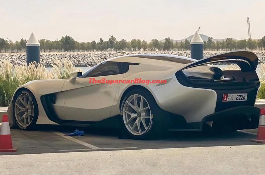 Neznani Ferrari uslikan u Abu Dabiju
