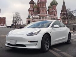 Tesla Model 3 Moskva