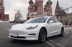 Tesla Model 3 Moskva