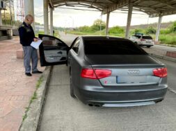 limuzina-de-lux-confiscata-de-politisti-002