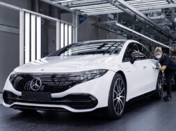Erste Elektro-Limousine aus Mercedes-Benz Hightech-Produktion: Anlauf des EQS in der Factory 56First electric saloon from Mercedes-Benz high-tech production facility: Start of production of the EQS at Factory 56