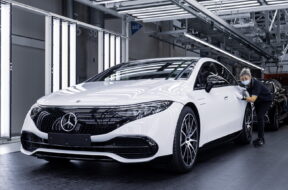 Erste Elektro-Limousine aus Mercedes-Benz Hightech-Produktion: Anlauf des EQS in der Factory 56First electric saloon from Mercedes-Benz high-tech production facility: Start of production of the EQS at Factory 56