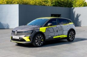 S8-renault-megane-electrique-voici-a-quoi-elle-ressemble-677654