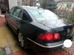 VOLKSWAGEN-PHAETON-2008-DIESEL-O-banca-din-Romania-vinde-un-Volkswagen-Phaeton-Masina-se-afla-pe-lista-bunurilor-executate-silit-5-1