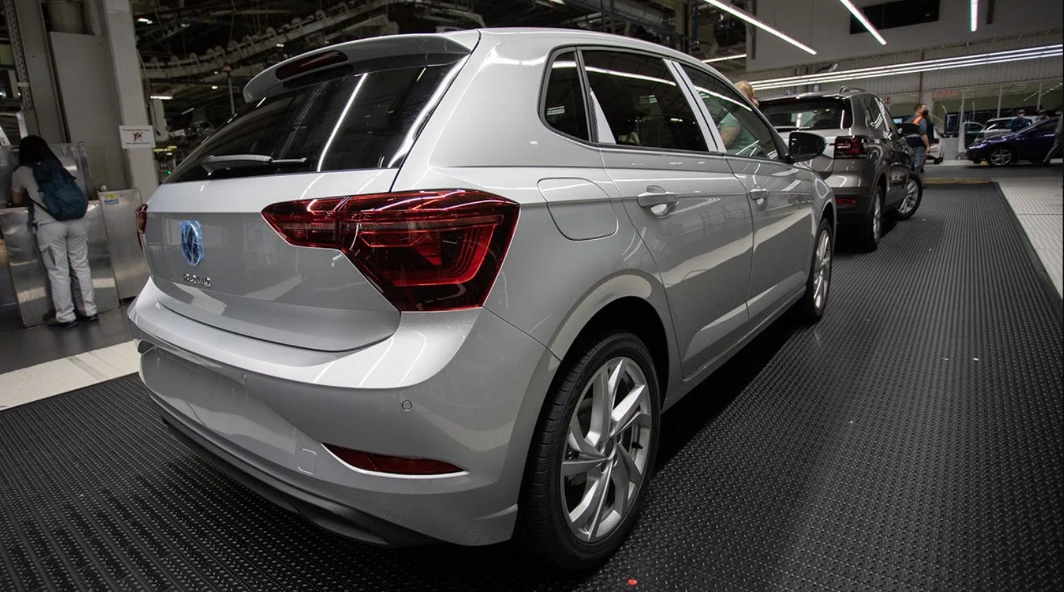 VW Polo - تولید یک مدل تازه شده را آغاز می کند