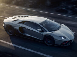 Lamborghini_Aventador_Ultimae_2
