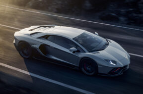 Lamborghini_Aventador_Ultimae_2