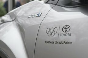 S8-toyota-sponsor-officiel-des-jo-retire-ses-pubs-au-dernier-moment-191145