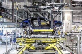 S8-penurie-de-semi-conducteurs-porsche-et-ses-puces-factices-191367