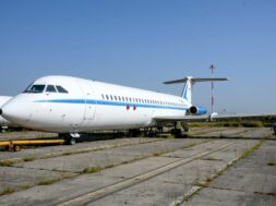 avionul-luiceausescu-donat-muzeului-aviatiei-008