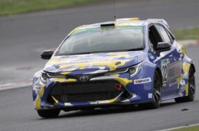 toyota-corolla-h2_020821