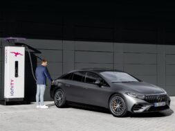 2022-Mercedes-AMG-EQS-53-32 punjenje charging
