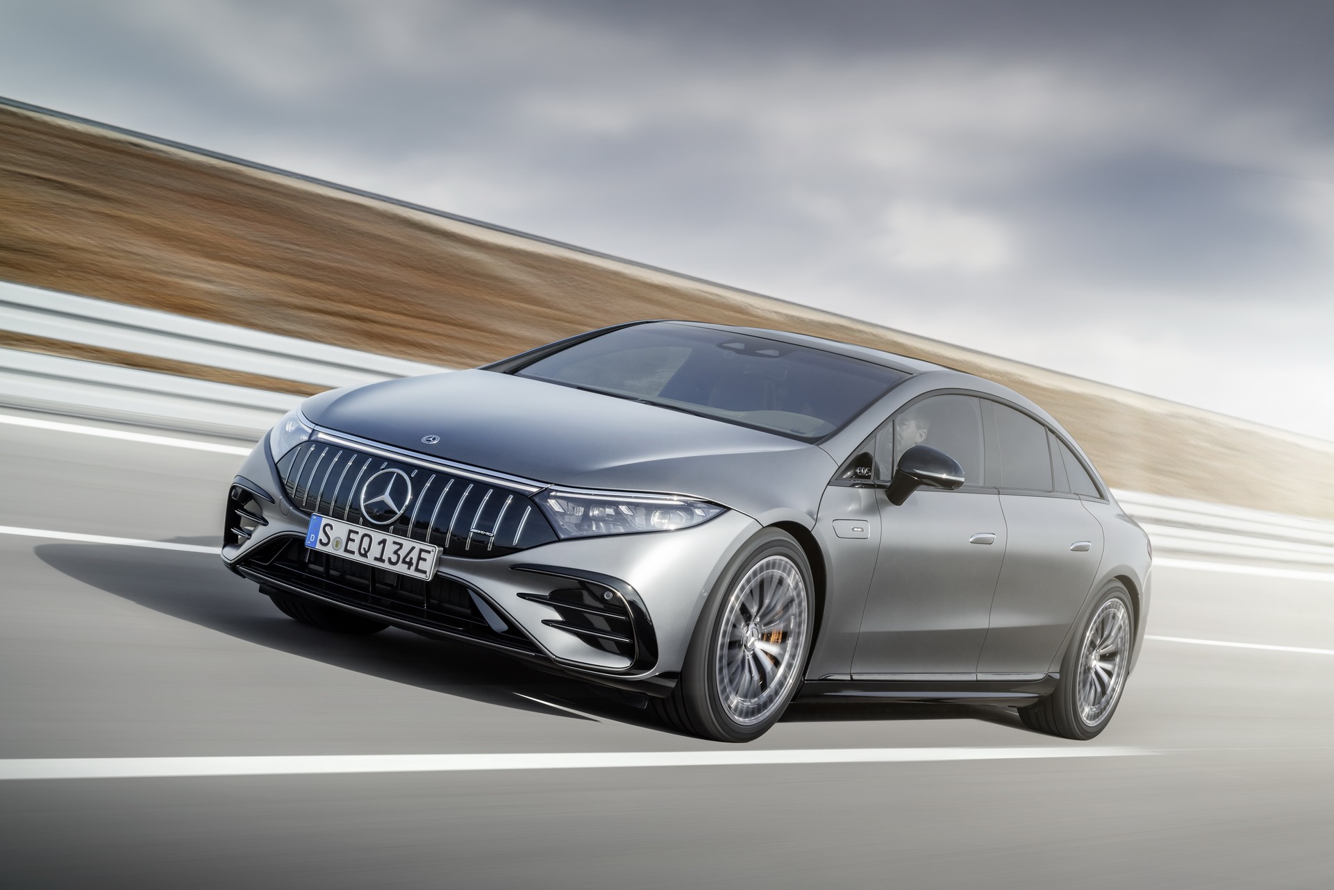 I AMG ima svoj električni automobil – EQS sa više od 760 “konja” (GALERIJA)