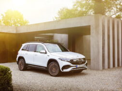 2022-Mercedes-EQB-31