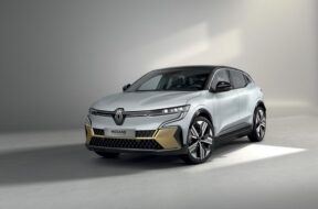 2022-Renault-Megane-E-1