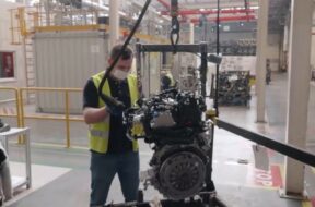 Sarbatoare-la-Craiova.-Ford-a-produs-15-milioane-de-motoare-EcoBoost-1.0-litri-la-uzina-din-Banie-1024×569