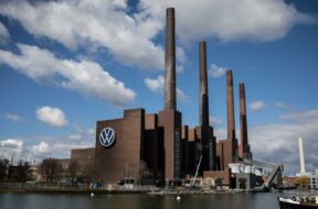 200424083935-01-volkswagen-factory-wolfsburg-germany-0331-full-169