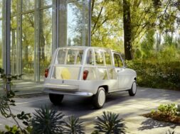 S1-renault-une-4l-transformee-en-chambre-d-hotel-694279