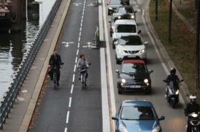 FRANCE-PARIS-TRANSPORT-ROAD-TRAFFIC-BICYCLES