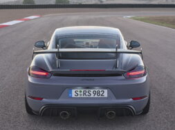 2022-Porsche-718-Cayman-GT4-RS-2-1